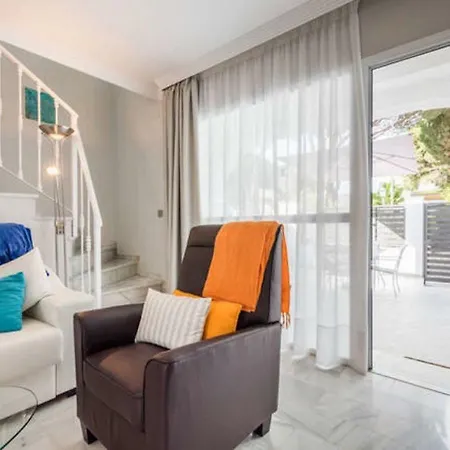 Casa Soleada - Beautiful Villa, Corner By Pools, Facilities,full Kitchen, 3 Terraces, Internet * Marbella
