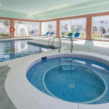 Casa Soleada - Beautiful Villa, Corner By Pools, Facilities,full Kitchen, 3 Terraces, Internet Holiday home Marbella
